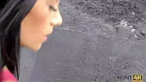 Hunt4k Actress Tries Sex with Cameraman Before Hubby