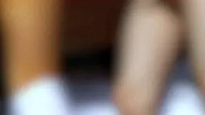 el amigo con su magnetismo irresistible desataba pasiones intensas en la estudiante universitaria dentro del apartamento