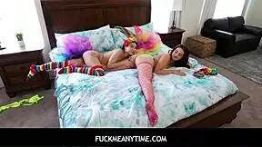 teens get free fucks while prepping for pride 😈