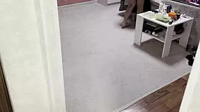 the petite 18+ girl seduced the courier and gave herself completely in doggystyle creampie 😏