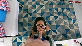 Big booty Latina MILF satisfaction