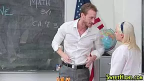 Teen jizzy masturbates with monster cock and fingering