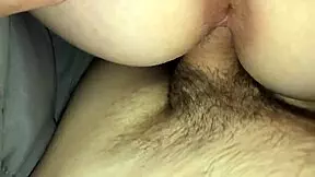 Просто молодые любители развлекаются ДОМА