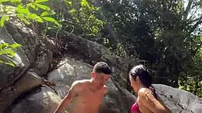 Sexo en la selva: banging a stranger girl by a river in colombia