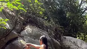 Sexo en la selva: banging a stranger girl by a river in colombia