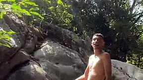 Sexo en la selva: banging a stranger girl by a river in colombia