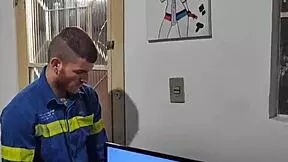 called electrician for tv help, paid with wet blowjob and pussy fucking