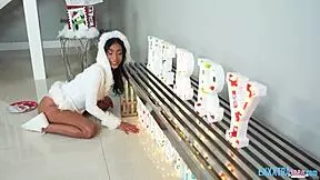 Tis the Season to Be Horny with Sona Bella and Oliver Flynn