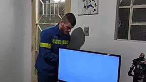 called electrician for tv help, paid with wet blowjob and pussy fucking