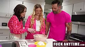 Teen performs blowjob while fighting on phone in POV threesome