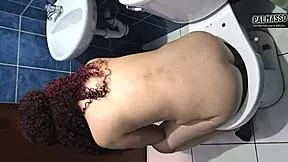 I fucked my friend's latina milf mom so quick, she loves young guys, we did it in the bathroom and she took the facial.