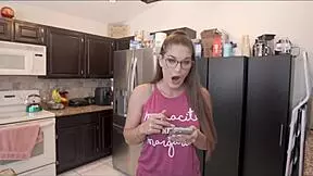 hey, wanna see how kendra heart pays debts?