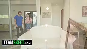 Footage reveals cute babysitter being checked by a doctor involved in a hotRated:níkem