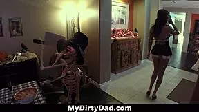 Papa, stepdaughter up to mischief at mydirtydad