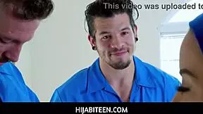 Fist and fuck threesome with amateurs