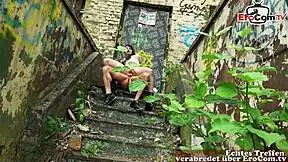 Satanistin Abgeschleppt - Junge Gothic Teen Bei Outdoor Erotisches Date Ohne Gummi POV