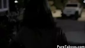 Young babe deepthroats in kinky threesome with 69 and doggystyle