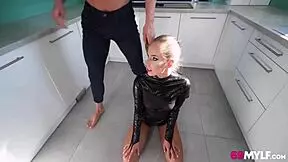 beautiful milf in tight leather outfit modeling 😍