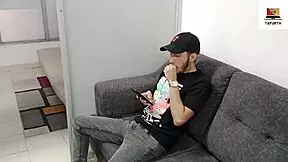 La puta de mi hermanastra le gusta mi verga y me pide que la folle- parte 1!