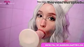 Alicebong uses rabbit toy to masturbate her wet pussy in cosplay