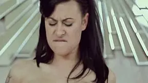 Skinny teen receives pussy licked