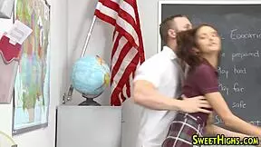 Inexperienced teen gets messy anal