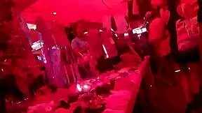 Look at this teen's big tits in sexy cleavage?