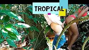 pequena gostosa sendo filmada pelo vovo danu pro zelador