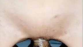 la hermanita de mi mejor amigo monta con una profesional y come semen