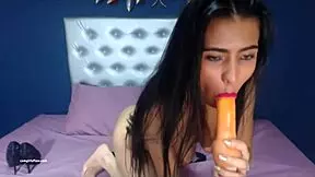 I love watching sexy skinny babe get freaky on cam