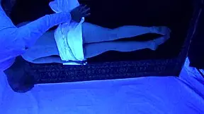 gigi breeze gets a relaxing blacklight massage session