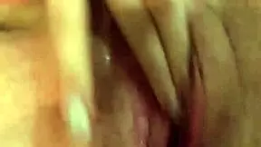 RitaFox masturbates her juicy pussy on webcam 😏