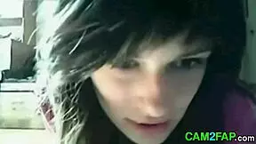 Hot teen amateur performs on webcam for free porn video