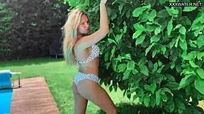 irina cage pleasures herself?