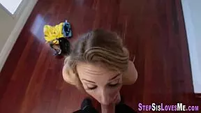 This teen amateur gives an amazing blowjob