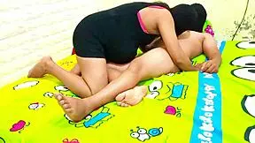 Amateur masseur gives teen a rubdown