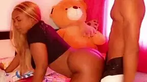 Stepsister Wakes Up Horny And Masturbates