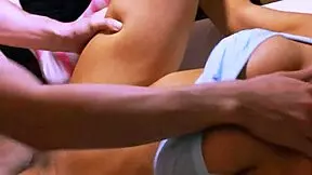 la hijastrastra siempre estaba dispuesta a complacer a su padrastro y le encantaba cuando �l la tomaba con duro y la hac�a sentir tan apretada