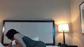 Küçük Ateşli Büyük Kıçlı Derin Boğaz Yapar Kalın Sopa