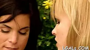 Leggy Petite 18+ Babes Lick Pussy And Ass In Nude Lesbian Fucking!