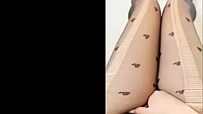 orgasm through pantyhose - depravedminx 😈