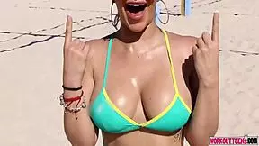 Kitty caprice's round ass makes coach cum hard