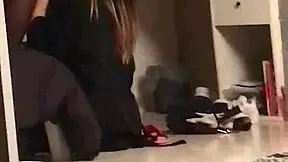 young slut giving interracial blowjob in the dorm 😏