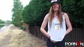 Samantha Bentley flaunts her assets