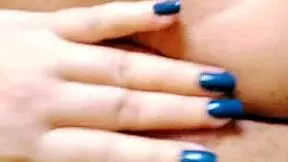 novinha rubbing her body until it drips