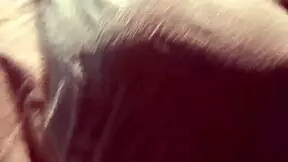 me paseando en toalla delante de mi cuñado y terminamos follando