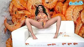Wtf Brunette Teen 18+S Loves Shrimp Masturbates On Cam