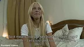 Русата тийн 18+ я ебат в задника в cowgirl, doggystyle и прегъната позиция