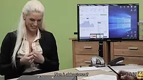 Loan4k il casting speciale viene passato dalla bionda e ottiene credito in outdoor public couple fun.