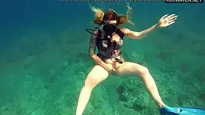 Wow, Kasandra Lufi's Underwater Erotics in Bikini!